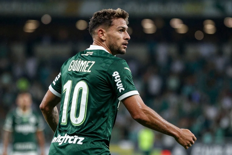 Gómez, do Palmeiras, diz que time grande se alimenta de conquistas e projeta 2026: