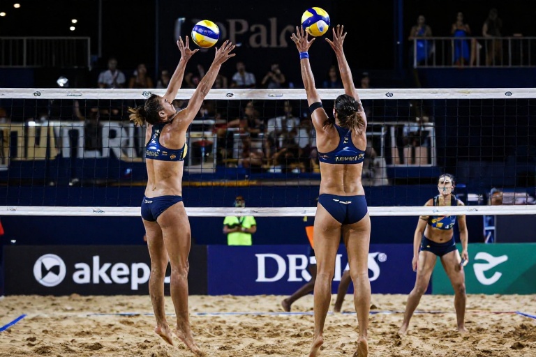 Duda e Ana Patricia são campeãs da temporada 2025 do Circuito Brasileiro de vôlei de praia