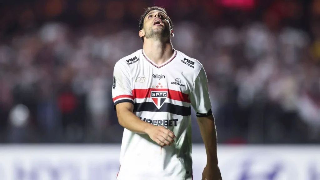 Fifa aplica novo transfer ban ao São Paulo por dívida de R$ 6,3 milhões referente a Calleri News 3103 1764845549