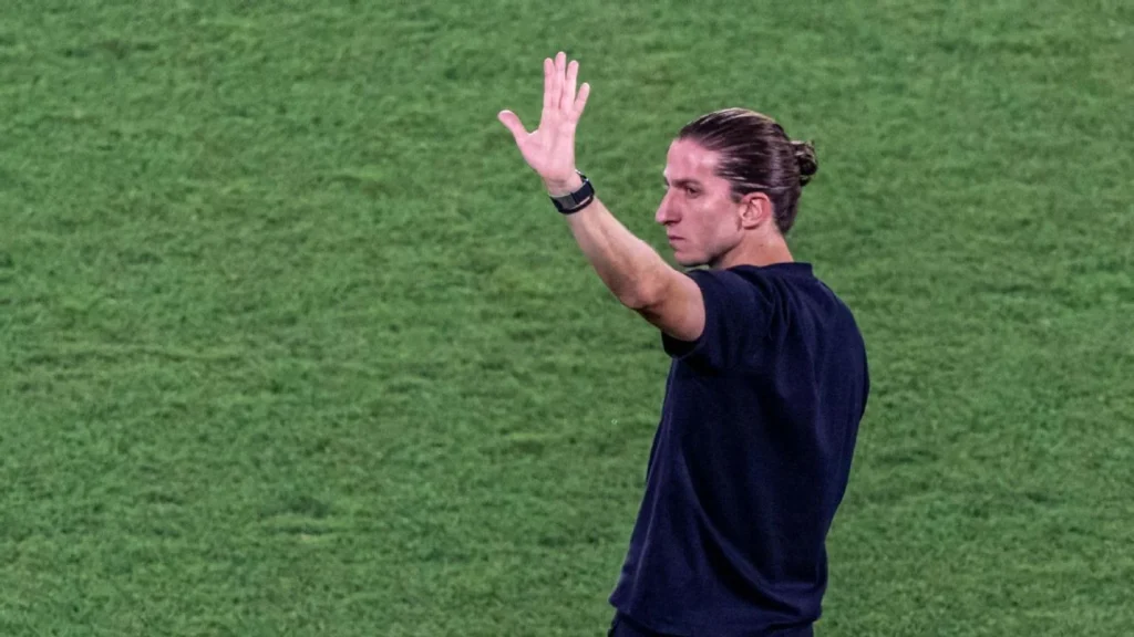 Filipe Luís se consagra como lenda do Flamengo: Tricampeão do Brasileirão como jogador e treinador News 3386 1764874944