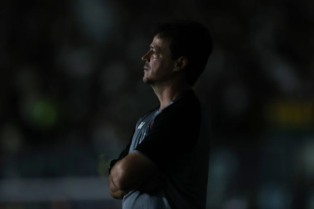 Vasco: Torcida dividida entre poupar jogadores e garantir vaga na Sul-Americana em jogo decisivo contra o Atlético-MG News 3548 1764896282