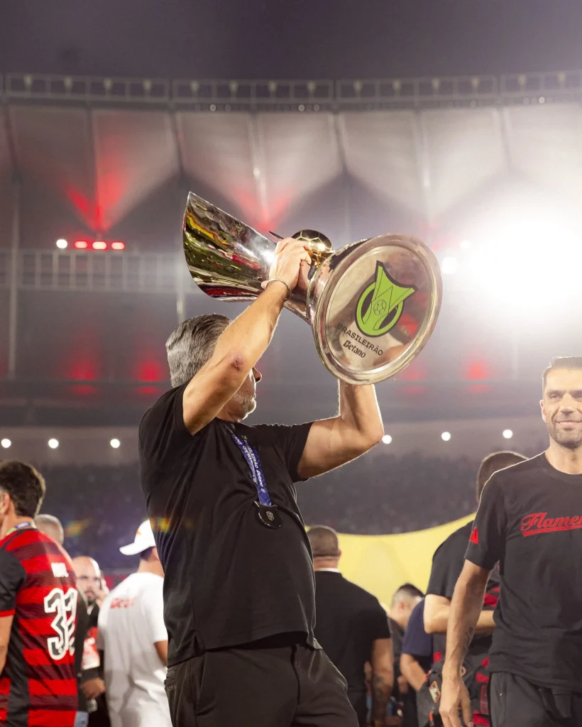 Diretor do Flamengo alfineta Abel Ferreira após título brasileiro: “Sem asteriscos” News 3805 1764932555