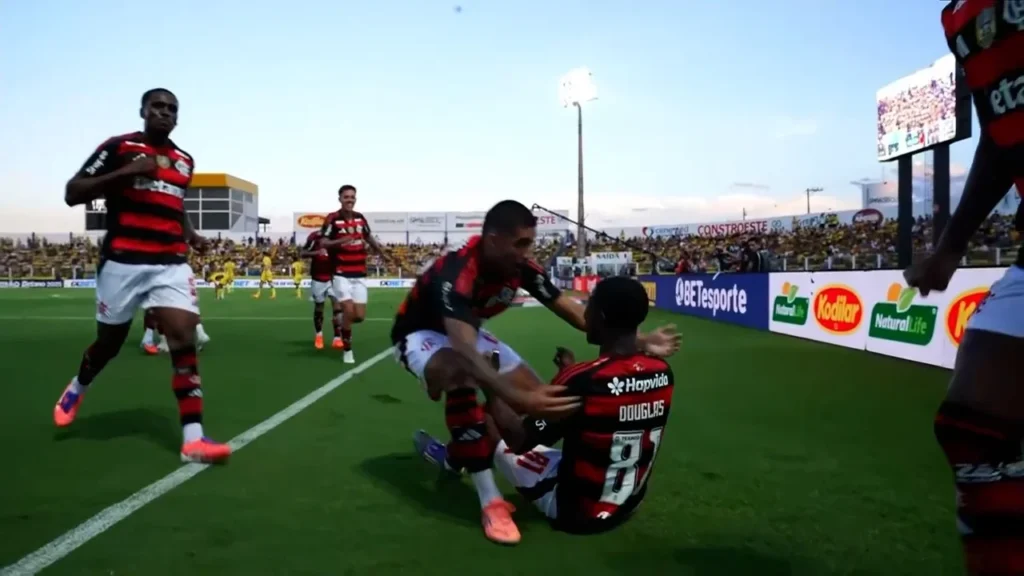 Michael reafirma contrato com Flamengo até 2028 e deixa futuro nas mãos do clube News 4492 1765101849