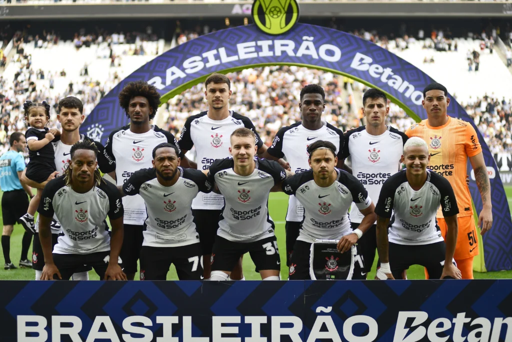 Estreia com segurança: Goleiro de 21 anos brilha em empate do Corinthians pelo Brasileirão News 4750 1765150381