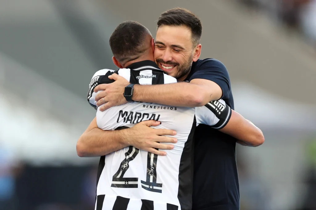 Davide Ancelotti segue no Botafogo em 2026? Entenda os bastidores e o futuro do treinador italiano no Glorioso News 5310 1765278876