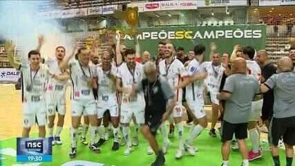 Nicolas, melhor goleiro da LNF, renova com o Jaraguá para a terceira temporada consecutiva