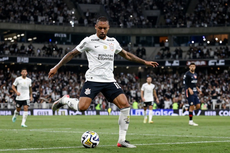 Corinthians Quita Dívida de R$ 41,2 Milhões com Matías Rojas e Recebe Aporte Crucial da LFU para Derrubar Transfer Ban da FIFA