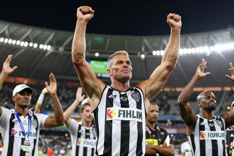 Paulo Bracks concede coletiva após reformulação no Galo: Hulk, reforços e objetivos para 2026 em pauta