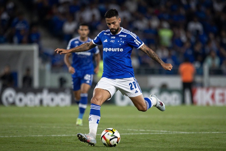 Cruzeiro mira Gerson e define meta ambiciosa de ser campeão em todas as competições em 2026