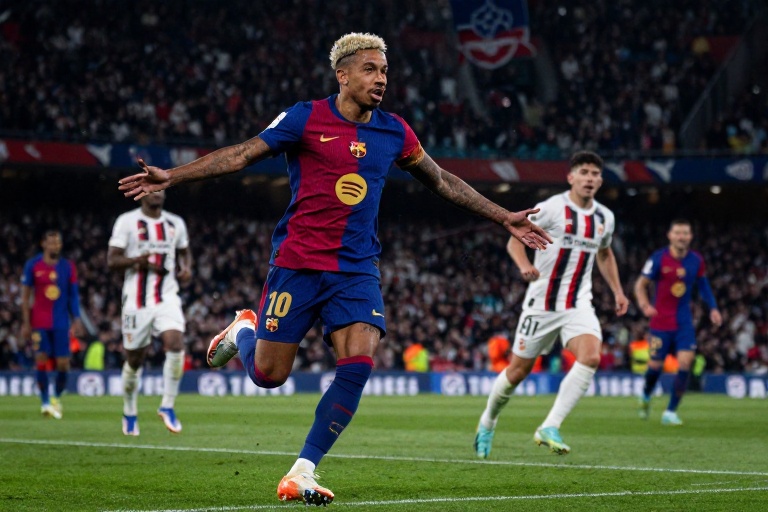 Raphinha Brilha com Gols e Assistência em Goleada do Barcelona (5 a 0) sobre Athletic Bilbao e Garante Vaga na Final da Supercopa da Espanha; Catalães Aguardam Rival entre Real Madrid e Atlético