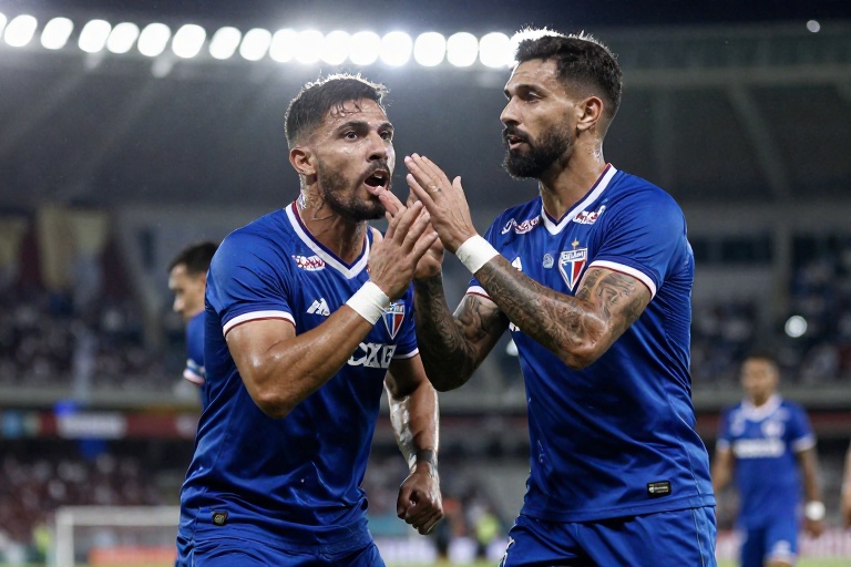 Kauan Rodrigues e Cardona são regularizados e ficam à disposição do Fortaleza para os próximos jogos