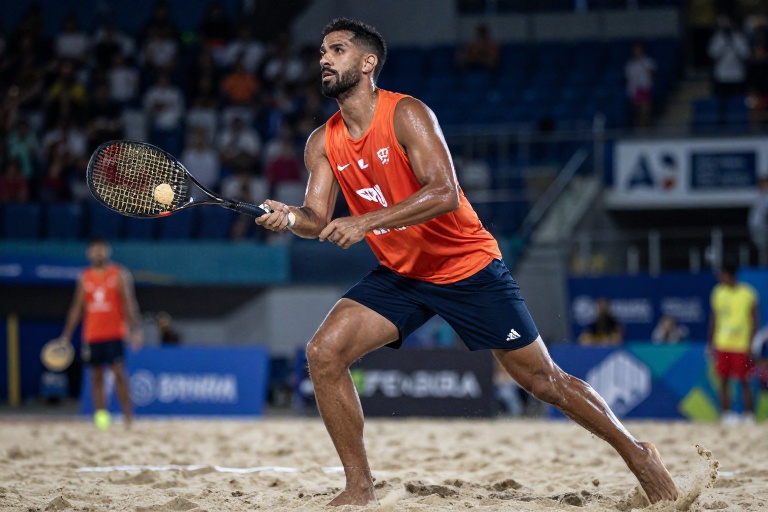 Alex Poatan Transforma Férias em Treinamento Intenso nas Praias de Florianópolis Após Anunciar Separação