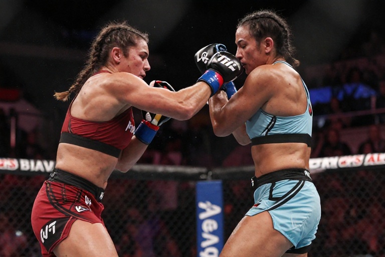 Lesão no Pescoço de Kayla Harrison Adia Combate Contra Amanda Nunes no UFC 324