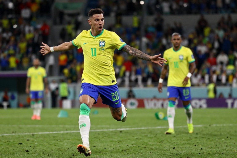 Roberto Martínez: Do encanto pelo Brasil de 82 à projeção de Ancelotti e Neymar na Copa de 2026