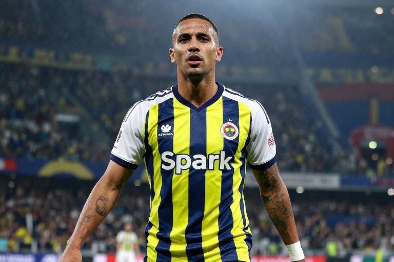 Talisca, do Fenerbahçe, é premiado como rapper “Spark” por projeto audiovisual “Notas Live”