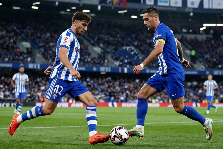 Do Sonho Barcelona à Estrela na Real Sociedad: Gonçalo Guedes, o ‘quase substituto’ de Memphis Depay, reencontra o ex-alvo neste domingo de LALIGA; Descubra a história por trás da negociação frustrada e a agenda completa de esportes no Disney+