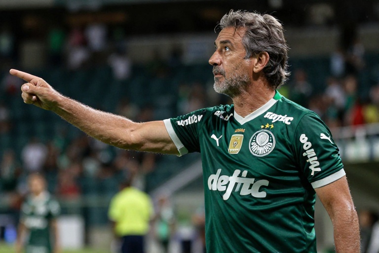 Diretor da base do Palmeiras critica time após eliminação na Copinha: ‘Não jogamos p… nenhuma’