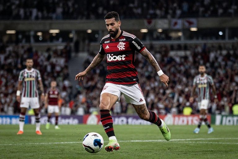 Flamengo Surpreende e Planeja Time Principal Contra Fluminense Após Retorno Antecipado no Carioca
