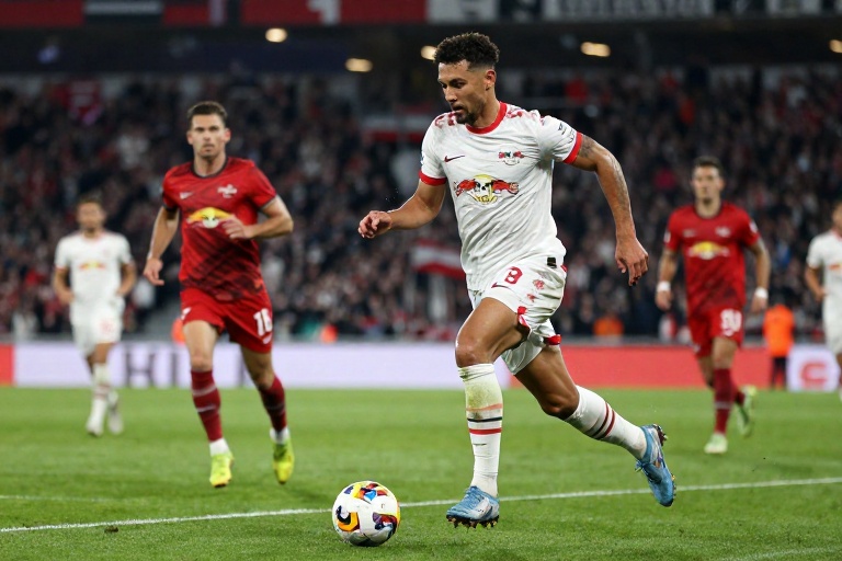 Rômulo do RB Leipzig celebra retorno aos gols após lesões e destaca fase decisiva na tentativa de classificação para a Liga dos Campeões 2026