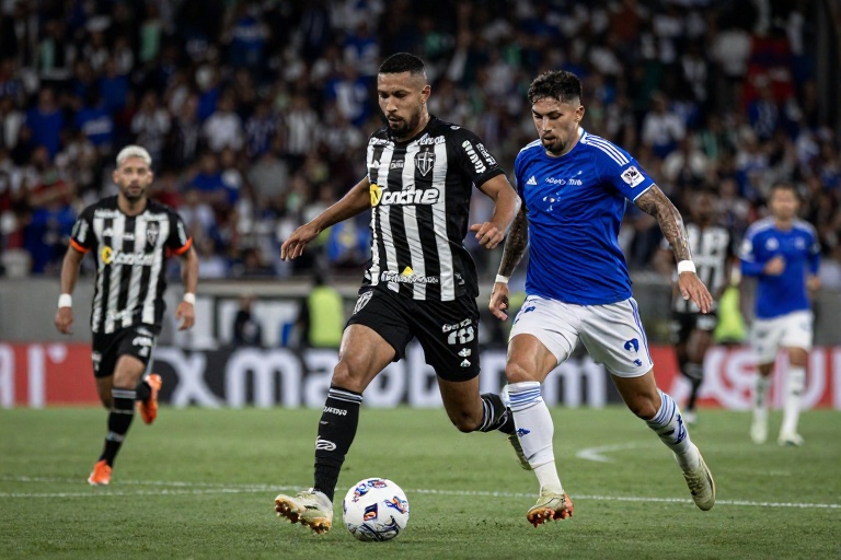 Atlético-MG Encara Clássico Contra Cruzeiro com Desfalque e Dúvida na Defesa