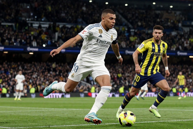 Com dois gols de Mbappé, Real Madrid derrota Villarreal fora de casa e assume liderança provisória de LALIGA