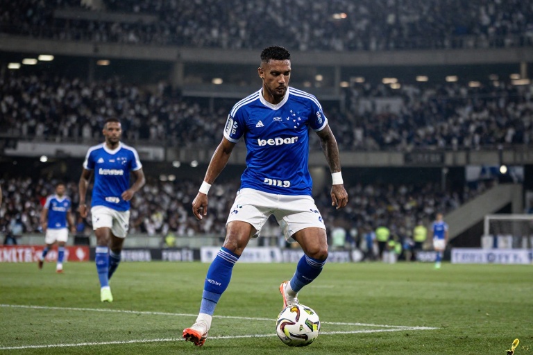 Cruzeiro na Reta Final do Mercado: Joia Prates Perto do Borussia, Adeus de Volantes e Ex-Botafogo Cuiabano no Radar