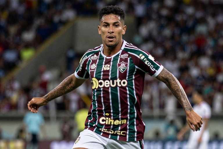 Fluminense Recusa Proposta Milionária do Boca Juniors por Kevin Serna e Avança em Renovação de Contrato do Atacante Destaque