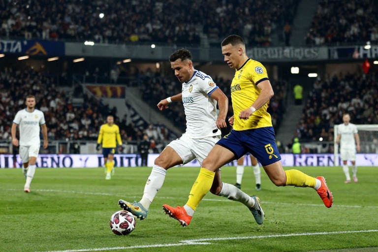 Pafos vence Slavia Praga por 4 a 1 na Champions League com desempenho impressionante na Arena de Limassol