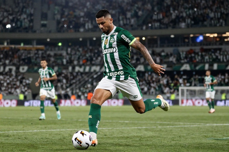 Goiás surpreende e anuncia Lucas Lima, ex-Santos e Palmeiras, em evento no intervalo do Campeonato Goiano