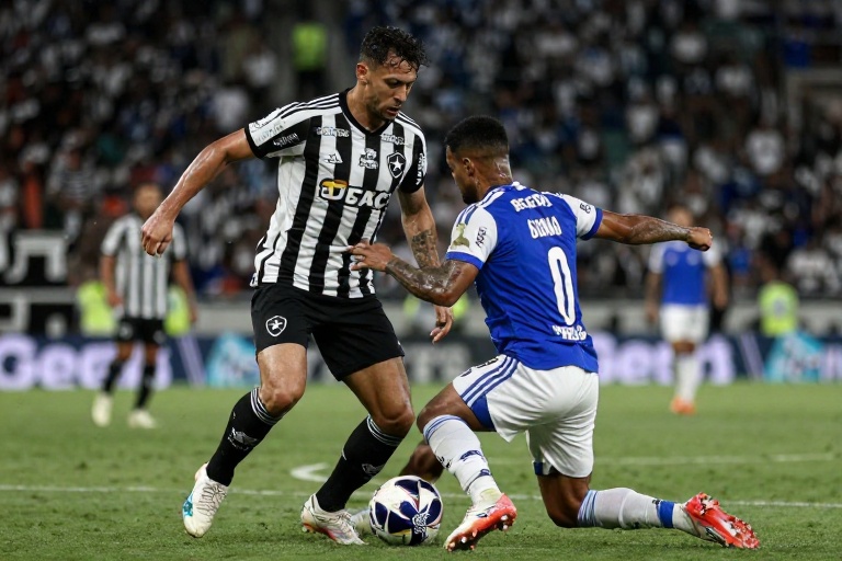Botafogo Goleia Cruzeiro por 4 a 0 na Estreia do Brasileirão, Agrava Crise de Tite e Vê Gerson Sair Lesionado; Danilo Brilha com Dois Gols no Nilton Santos