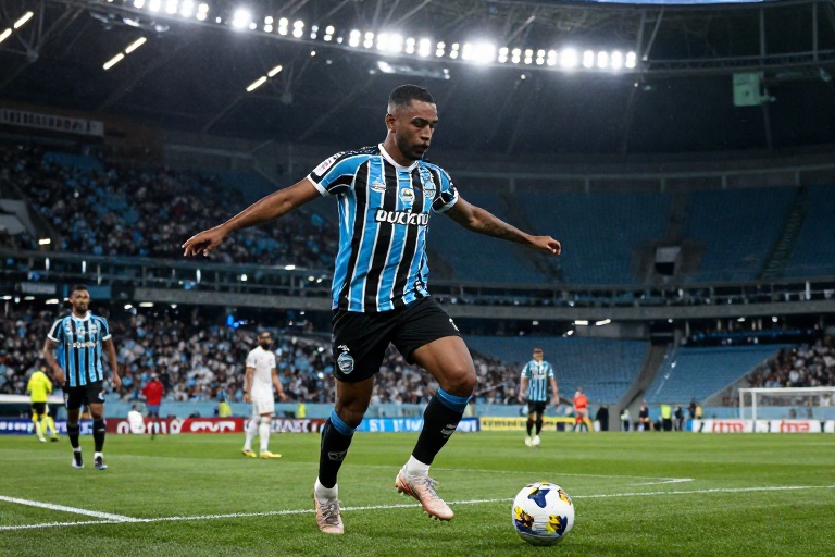 Grêmio e Internacional Movem Ações Milionárias Contra Casa de Apostas Alfa por Dívida de R$ 90 Milhões em Patrocínio