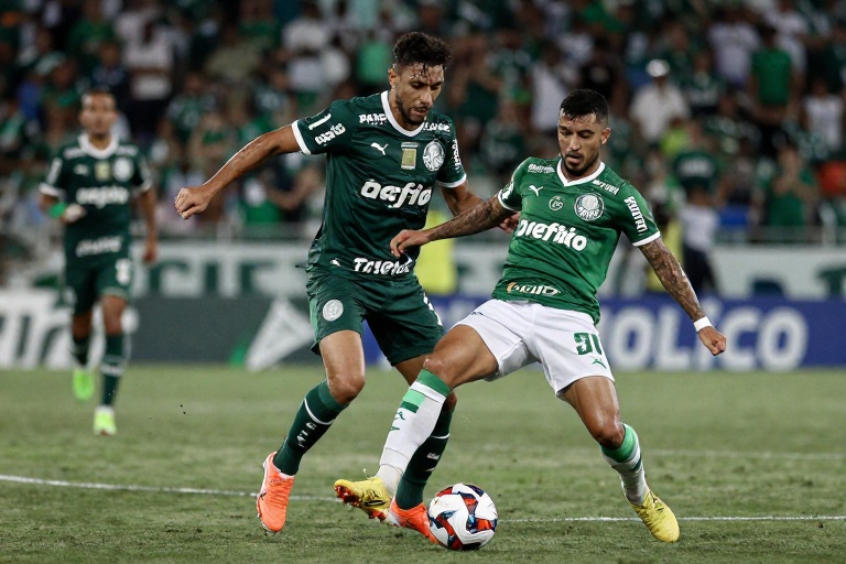 Palmeiras aciona Justiça para resolver impasse de quase R$ 30 milhões na venda de Vanderlan ao Bragantino