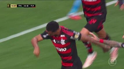 Danilo, do Flamengo, é homenageado pela Juventus em retorno ao Allianz Stadium: “Ninguém pode tirar essa camisa do meu coração”