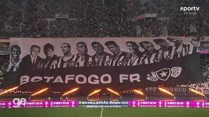 Torcedores do Botafogo debatem retirada de Marlon Freitas de bandeirão de ídolos após ida para o Palmeiras