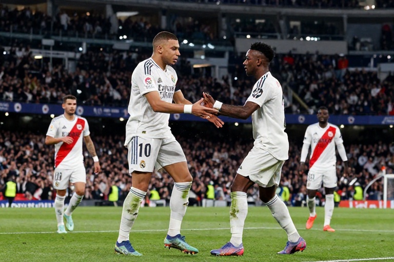 Real Madrid Recebe Rayo Vallecano em Confronto Decisivo para Manter Caça ao Barcelona na LaLiga 2025/26: Análise Completa com Mbappé, Vini Jr e Desempenho dos Clubes