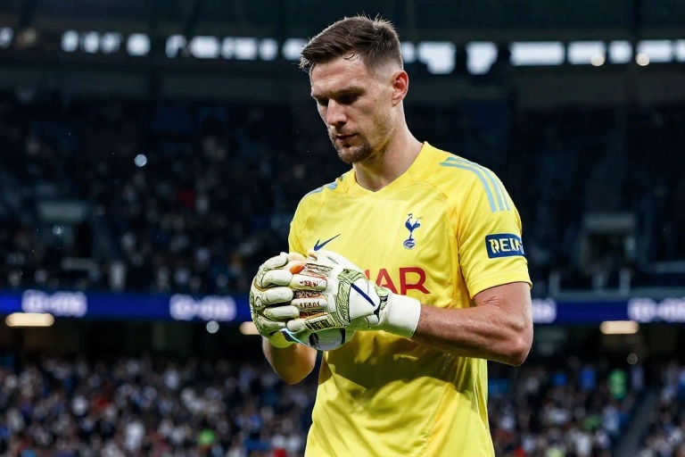 Herói Inesperado do City Contra Tottenham: Goleiro que Salvou Título e Não Joga Há Meses Troca de Clube; Veja a Agenda Completa de Esportes do Disney+ Neste Domingo