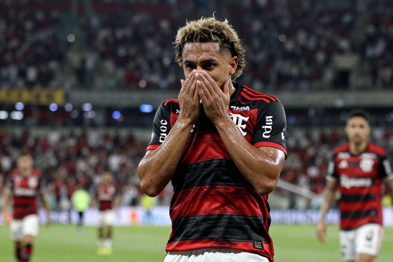 Filipe Luís se surpreende com expulsão de Carrascal na Supercopa, defende elenco do Flamengo e avalia momento: ‘Nunca tinha visto’