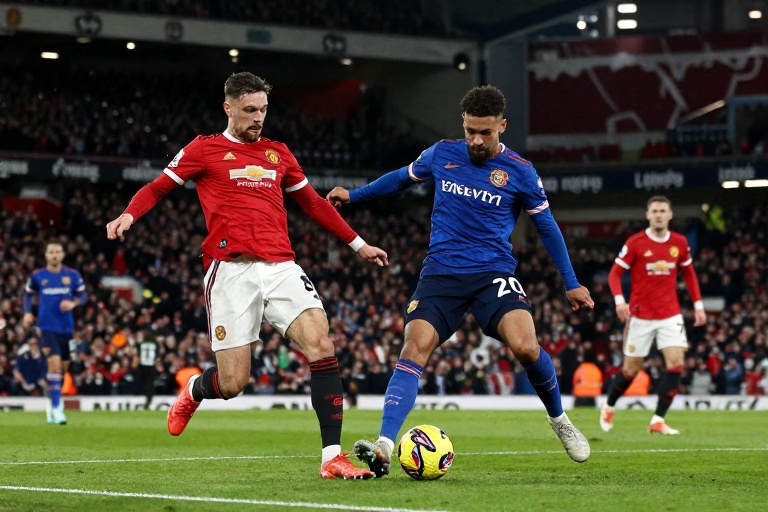 Leeds United vence Nottingham Forest por 3 a 1 em jogo emocionante da Premier League 2025/26