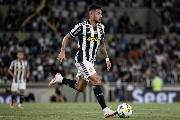 Scarpa Decisivo no Galo: Jogador Abre o Jogo Sobre Reserva e Confiança de Domínguez