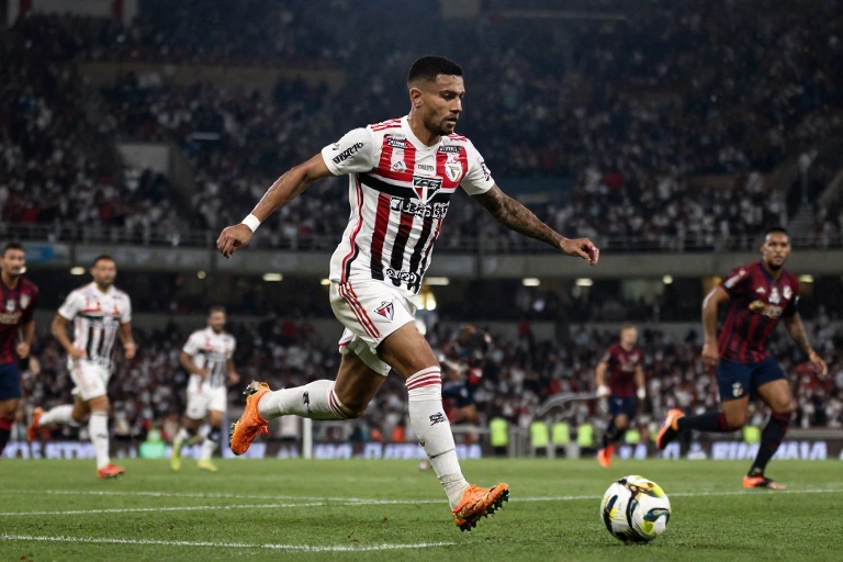 O Confronto Inesperado no Barradão: Vitória x São Paulo em Cena com Palpites e Detalhes Essenciais