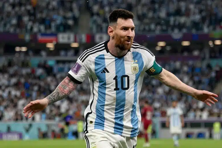 Mahrez analisa revés argelino diante da Argentina e destaca peso de Messi