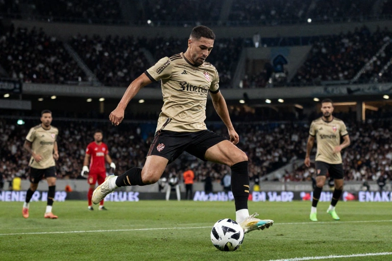 Athletico tem retornos do DM em primeiro treino com bola no CT após volta das férias; veja situação