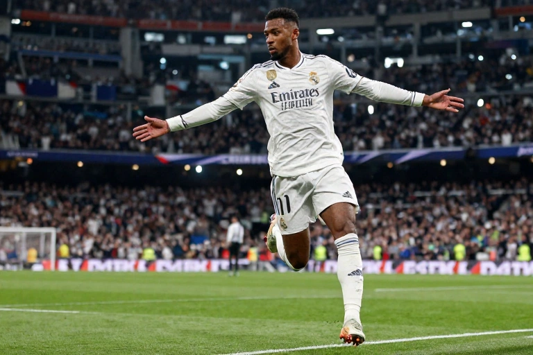 Real Madrid choca o mercado com a chegada de Denzel Dumfries e reforça hegemonia europeia