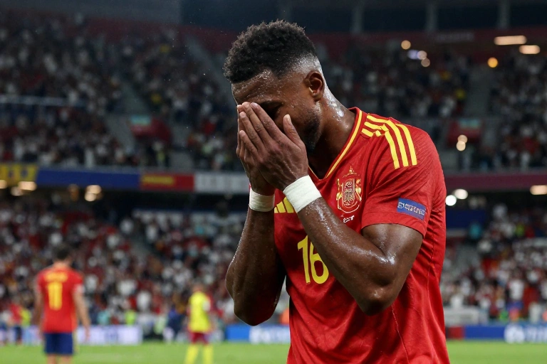 Atacante belga vive dilema emocional antes de enfrentar a Espanha nas quartas