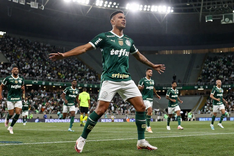Gol de Placa na Recuperação: Palmeiras Apela para Hidroginástica e Deixa Torcida Empolgada