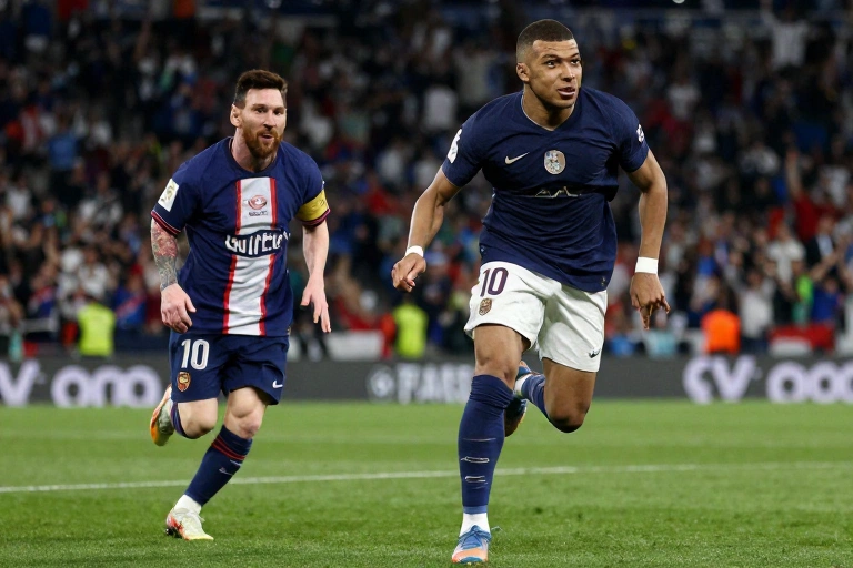 Mbappé mantém perseguição dupla a Messi: francês busca artilharia, recorde e terceira final seguida
