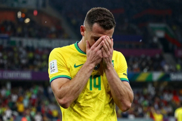 Youri Tielemans lamenta eliminação da Bélgica, mas pede que país tenha orgulho da seleção