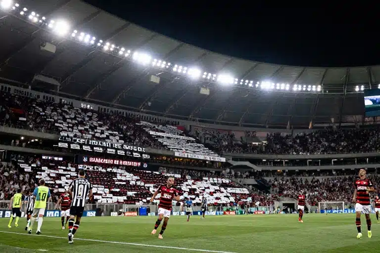 Explosão de Emoção: Chapecoense vs Flamengo com Ingressos Esgotados na Arena Condá