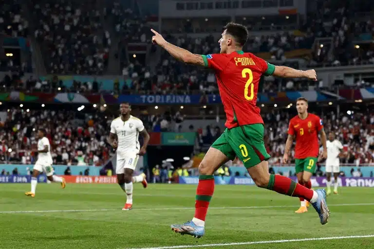 Espanha Elimina França de Forma Avassaladora e Garante Vaga na Final