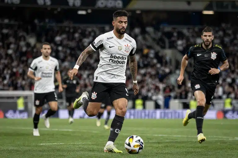 Corinthians Acelera Negociação com Wesley em Meio a Desafios de Transferências